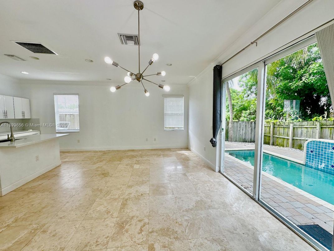 Empty room, Interior, Pendant Lights