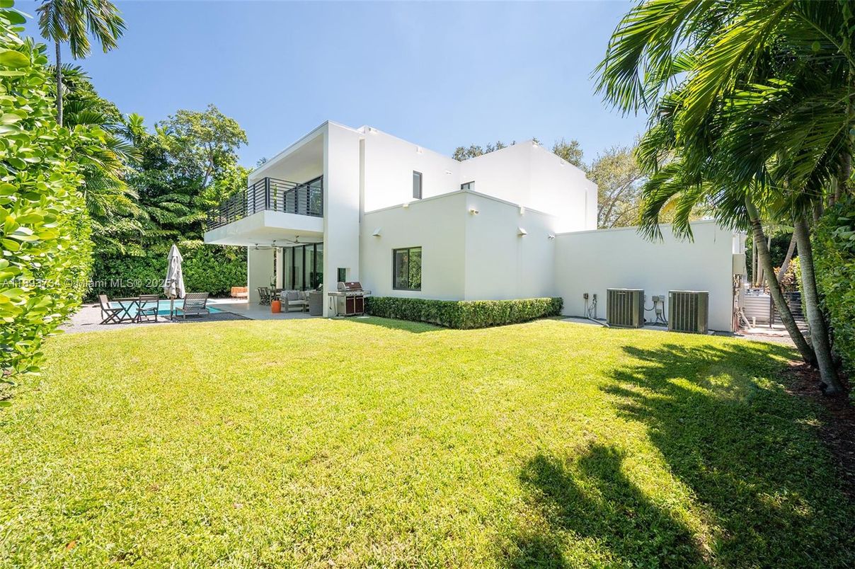 Backyard, Exterior, Pool