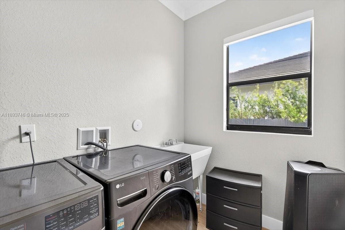 Interior, Washer