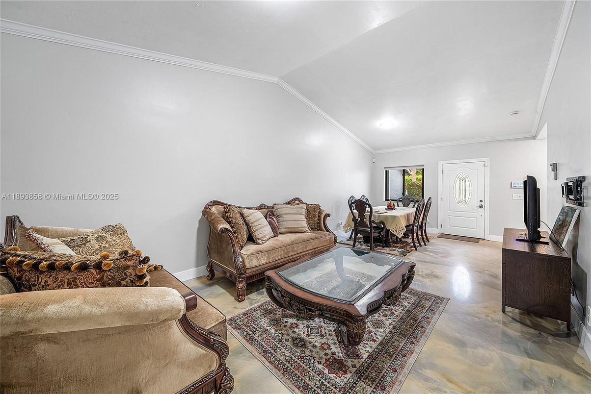 Dining room, Interior, Living room, Recessed Lighting