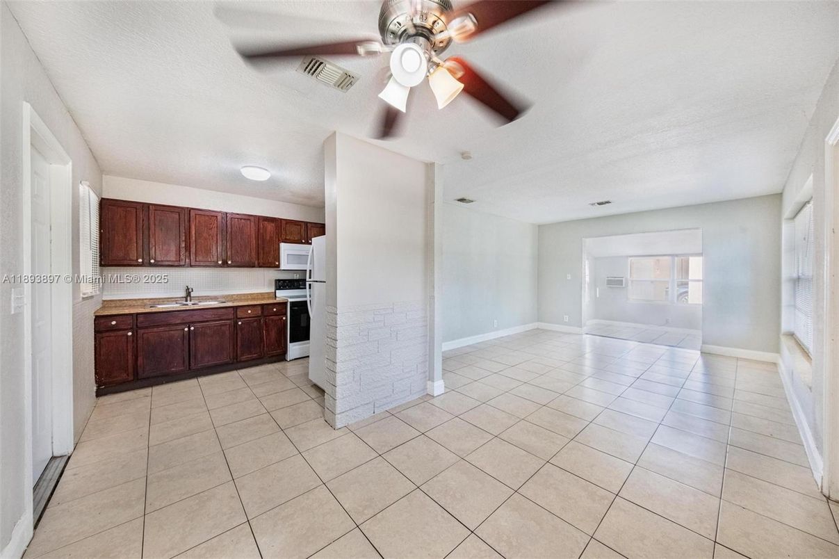 Empty room, Interior, Kitchen