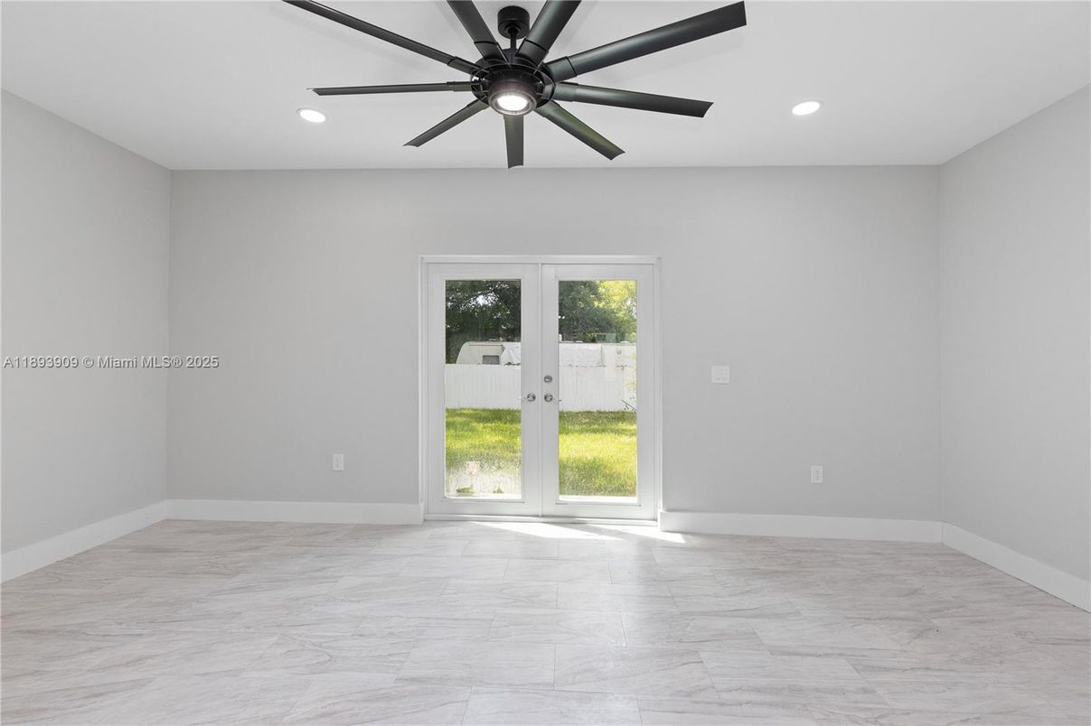 Empty room, Interior, Marble, Recessed Lighting