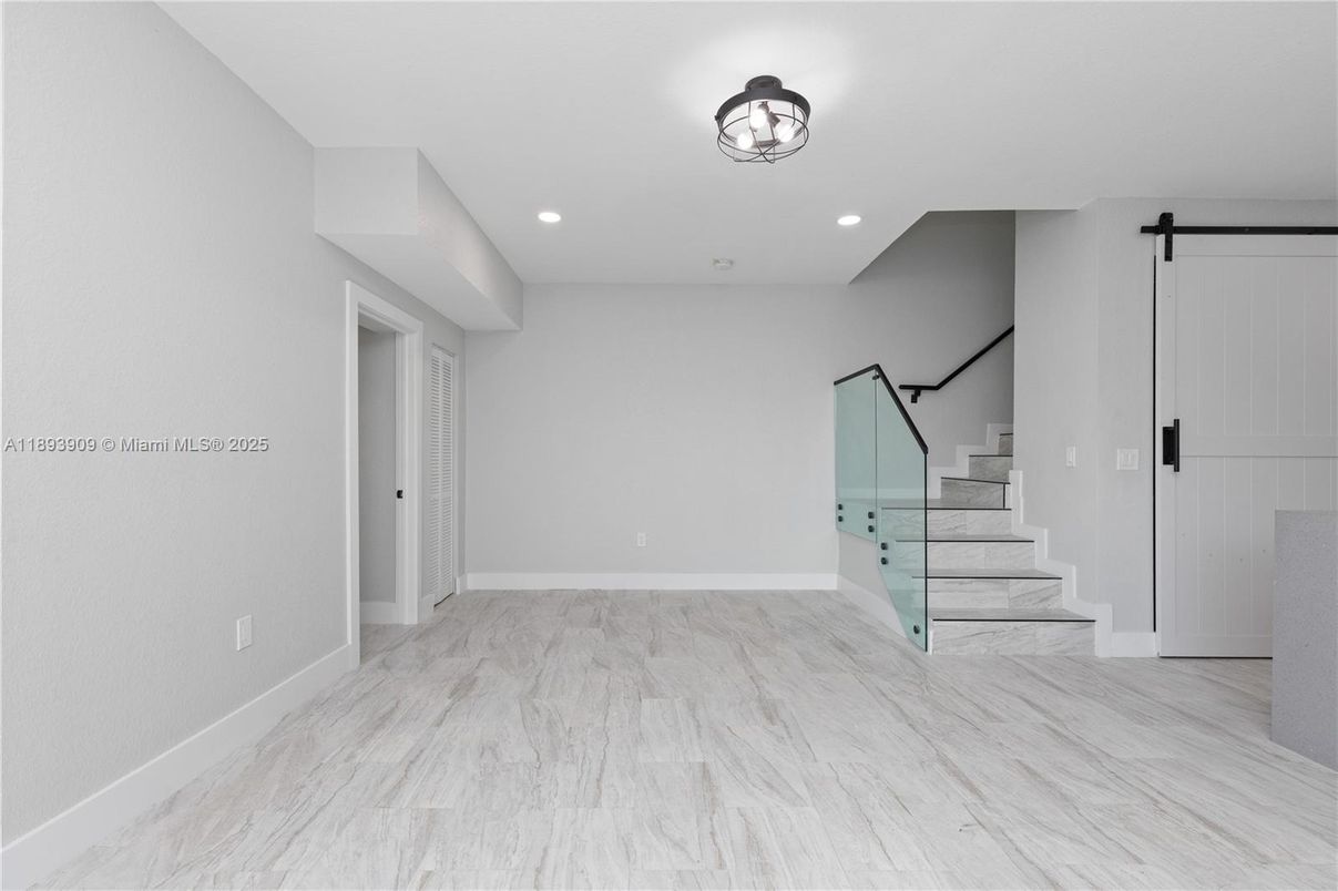 Empty room, Interior, Marble, Recessed Lighting