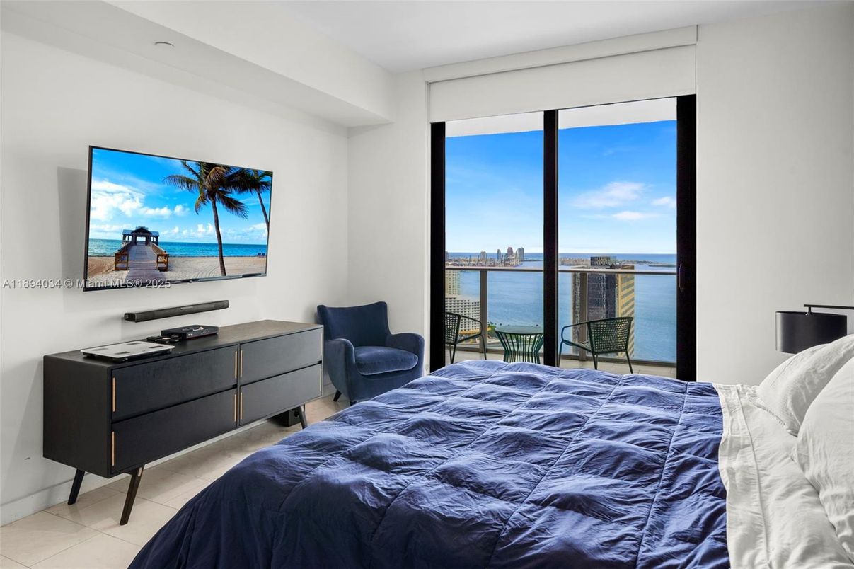 Bedroom, Interior, Water