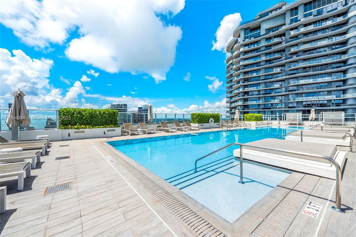 Exterior, Pool, Water