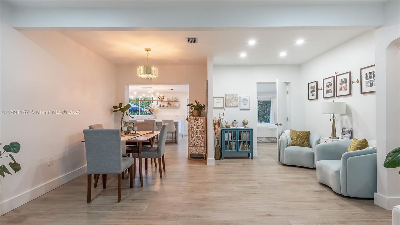 Chandelier, Dining room, Interior, Pendant Lights, Recessed Lighting, Wood Texture Flooring