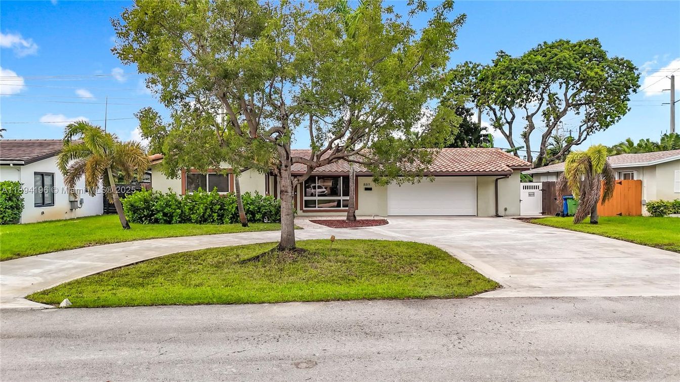 Attached, Backyard, Exterior, Facade, Mediterranean