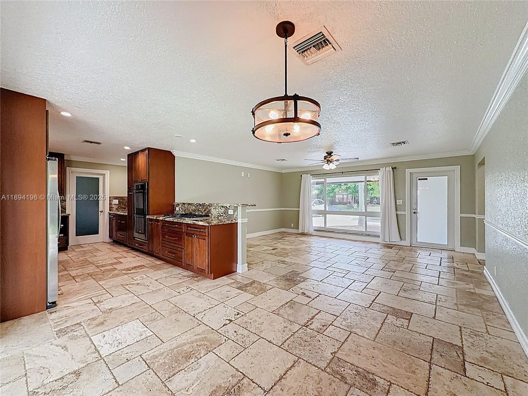 Empty room, Interior, Pendant Lights, Recessed Lighting