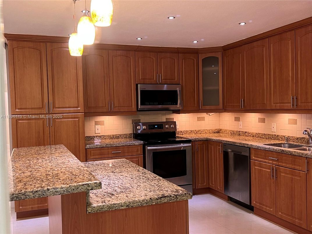 Interior, Kitchen, Pendant Lights, Recessed Lighting, Stainless Steel Appliances