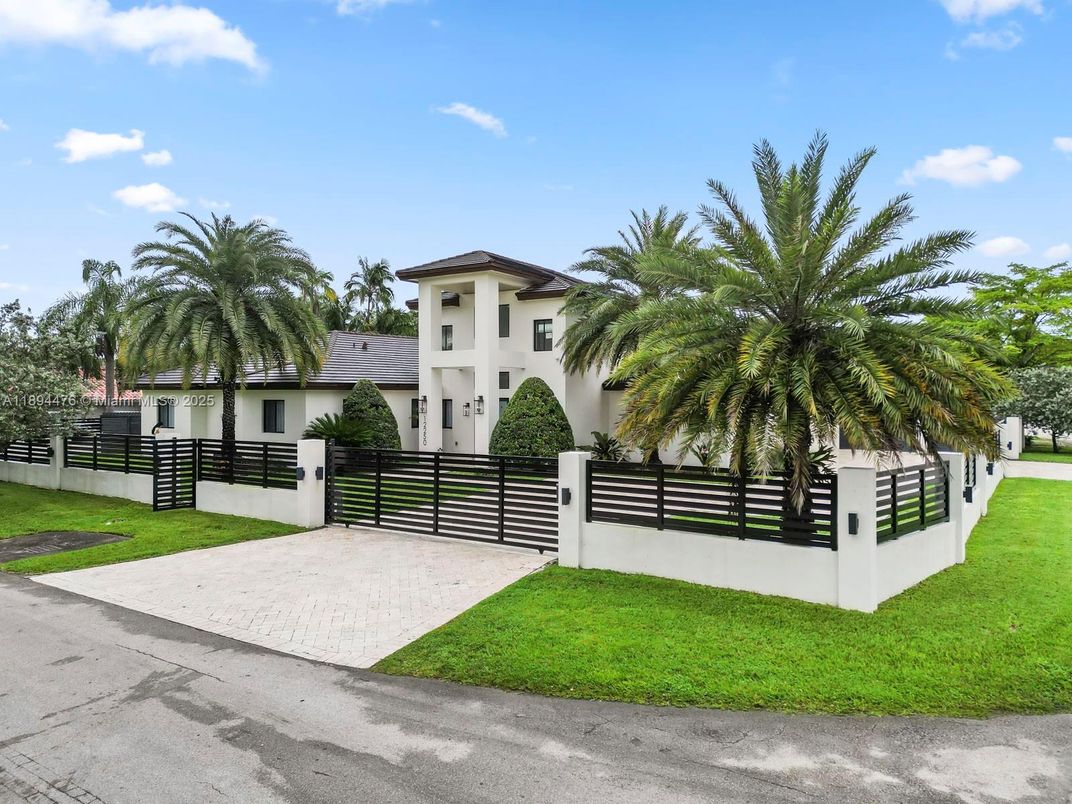 Backyard, Exterior, Facade, Mediterranean