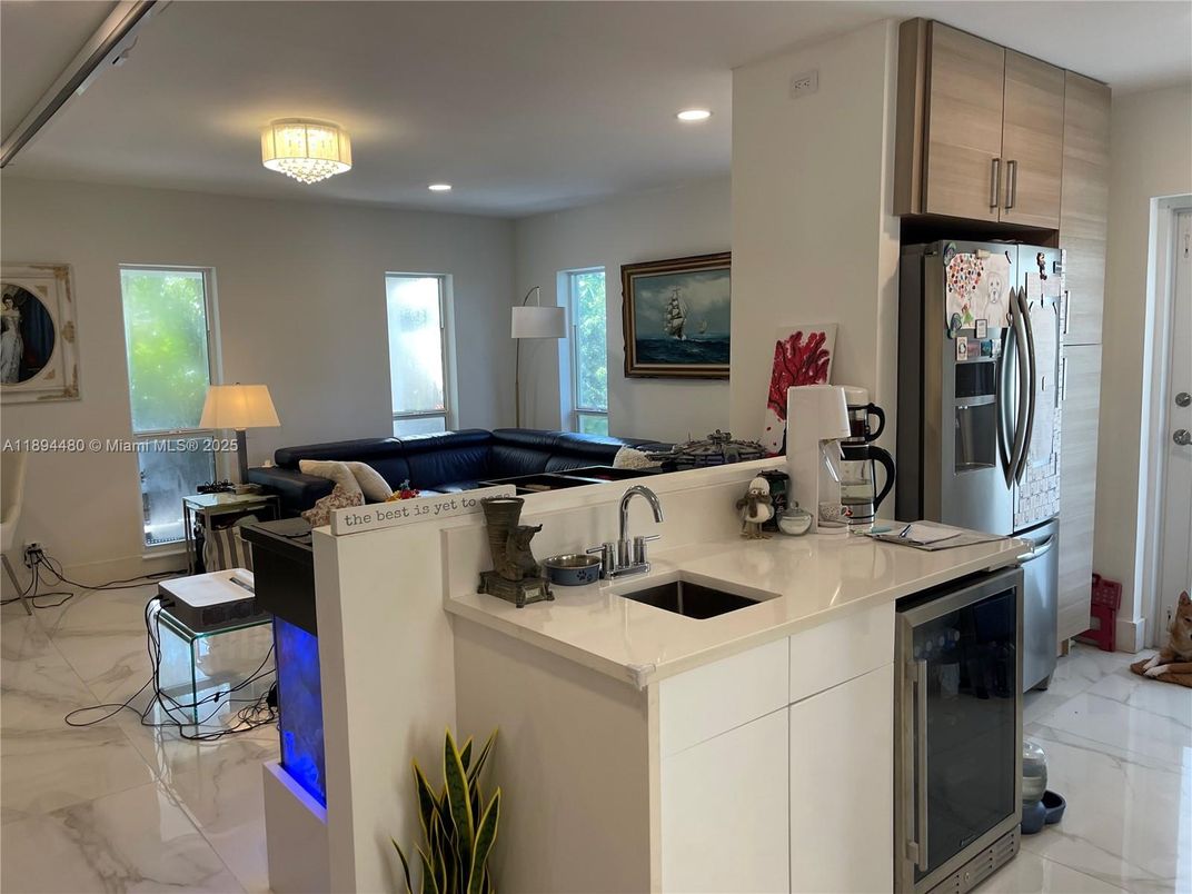 Chandelier, Interior, Kitchen, Marble, Recessed Lighting