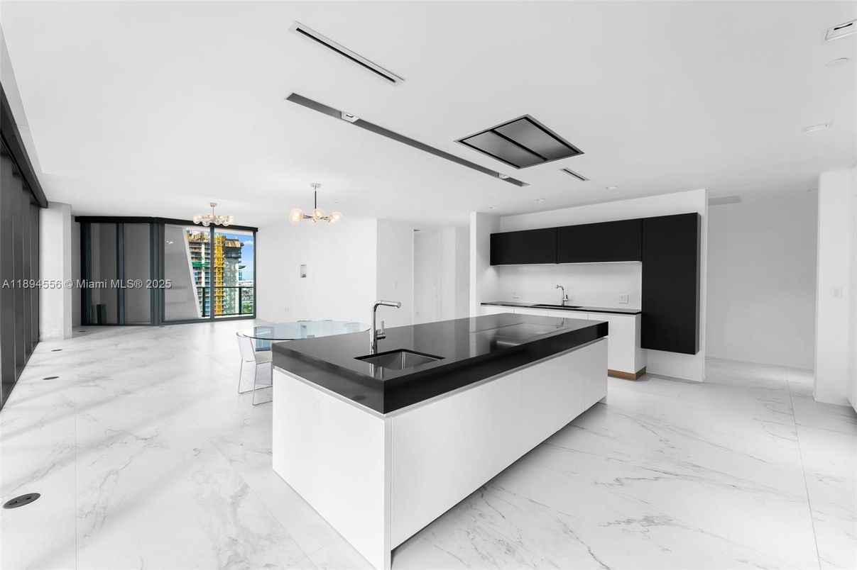 Chandelier, Interior, Kitchen, Marble, Pendant Lights, Recessed Lighting