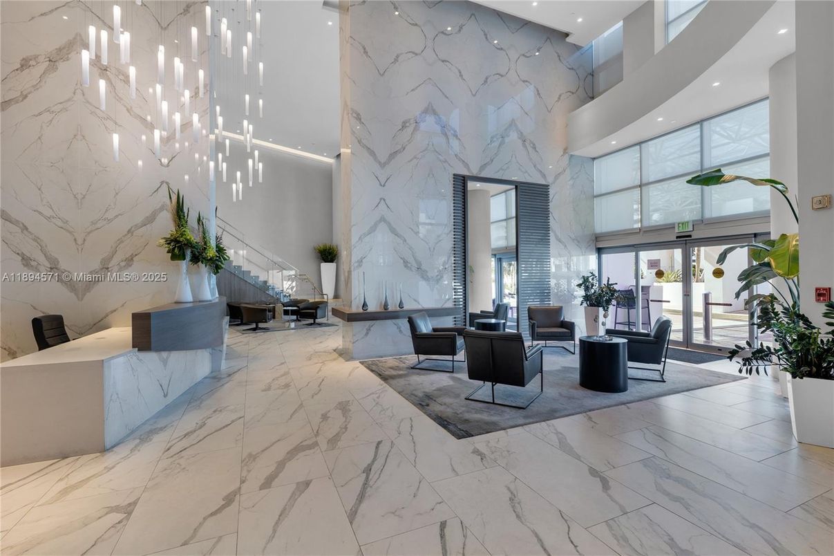 Interior, Living room, Marble, Marble Walls, Pendant Lights, Recessed Lighting