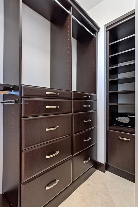 Interior, Walk-in Closets