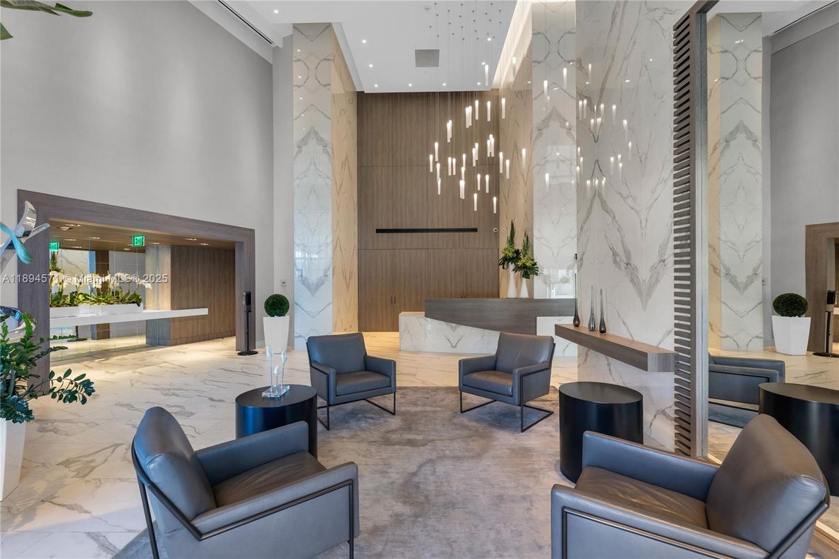 Interior, Living room, Marble, Marble Walls, Pendant Lights, Recessed Lighting