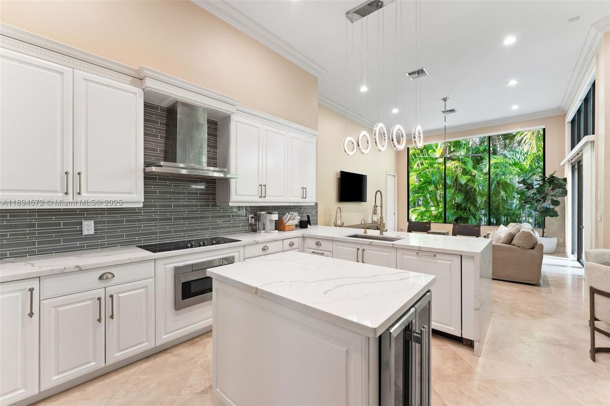 Interior, Kitchen, Living room, Pendant Lights, Recessed Lighting, Stainless Steel Appliances