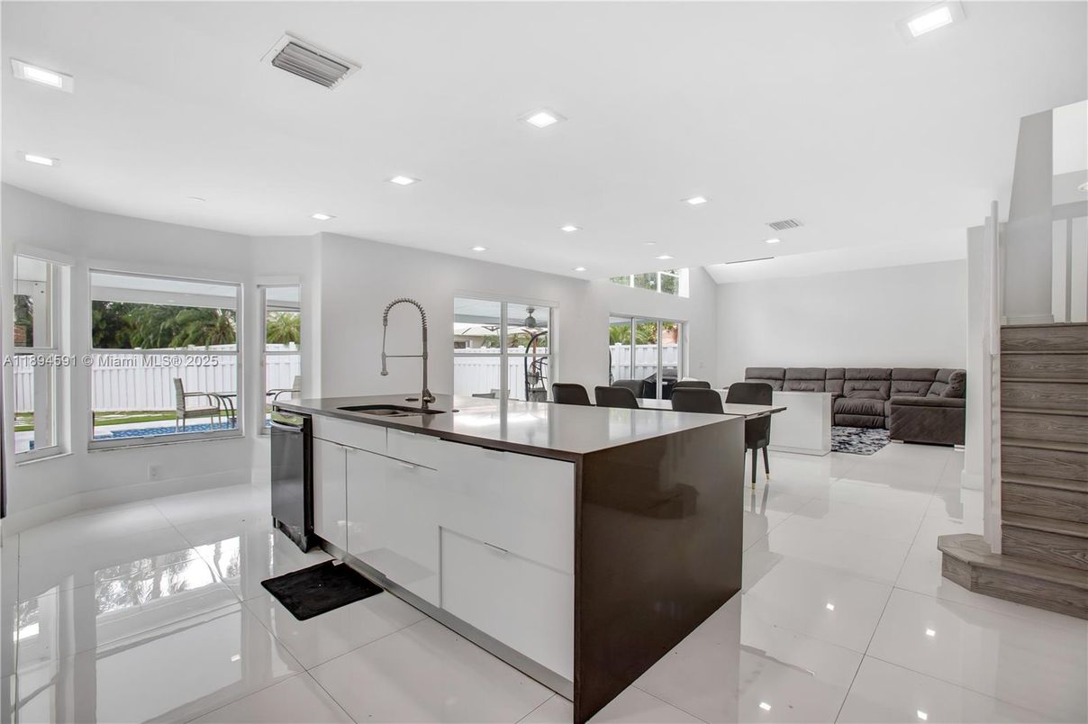 Interior, Kitchen, Living room, Recessed Lighting