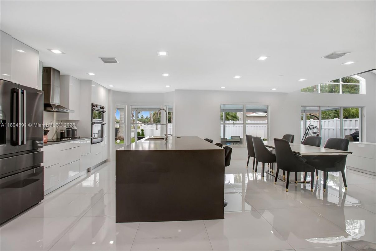 Dining room, Interior, Kitchen, Recessed Lighting, Stainless Steel Appliances