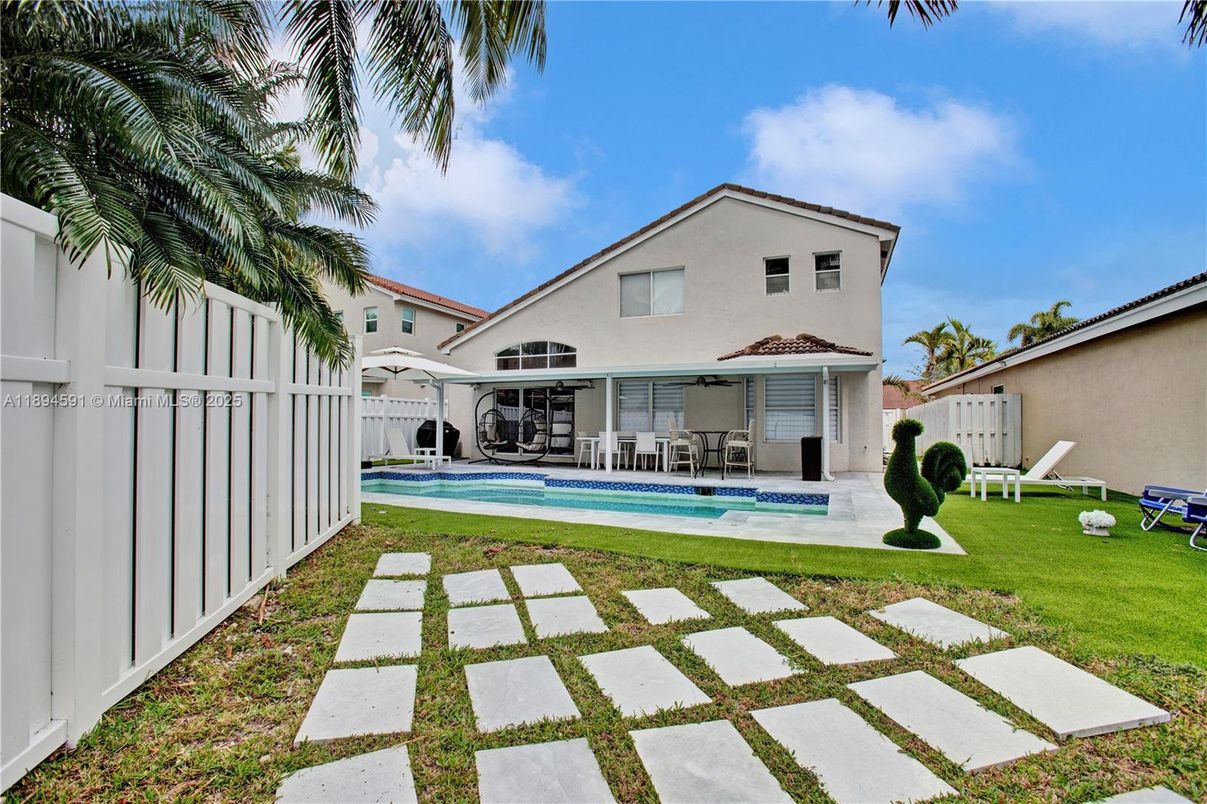 Backyard, Exterior, Pool