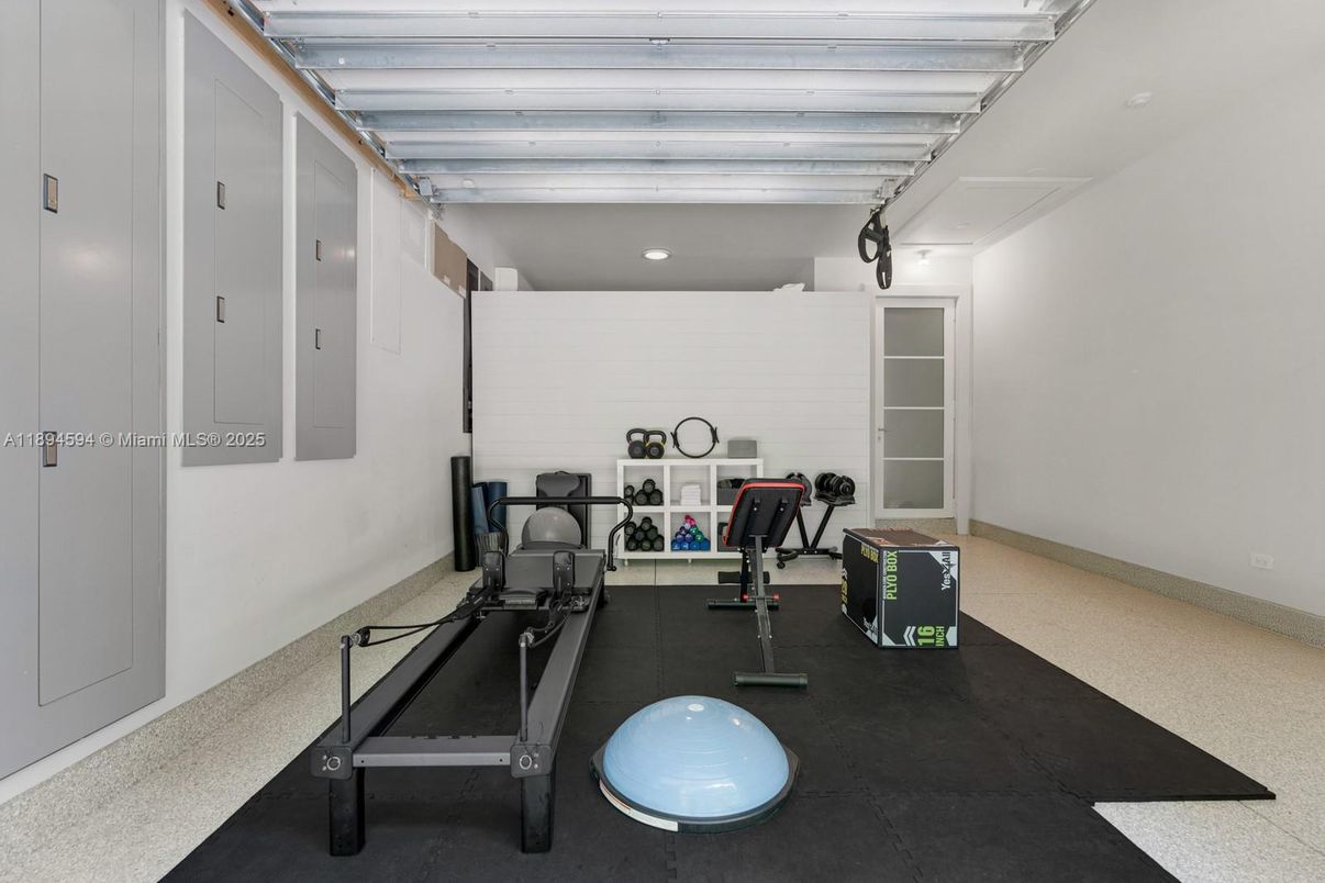 Fitness Equipment, Interior, Recessed Lighting