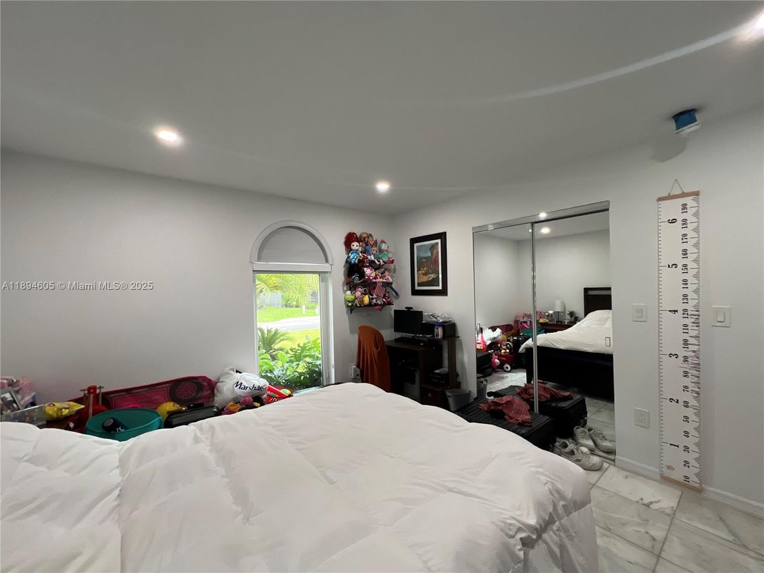 Bedroom, Interior, Marble, Recessed Lighting