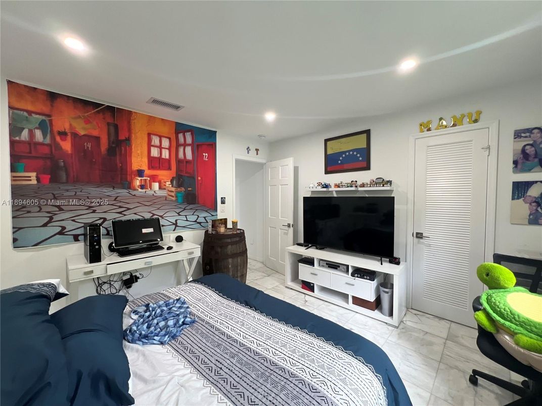 Bedroom, Home Office, Interior, Marble, Recessed Lighting