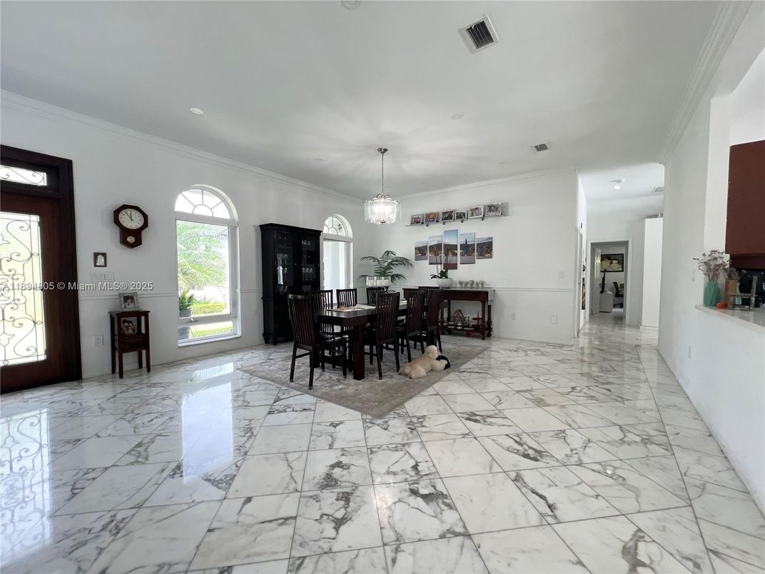 Chandelier, Dining room, Interior, Marble, Pendant Lights, Recessed Lighting