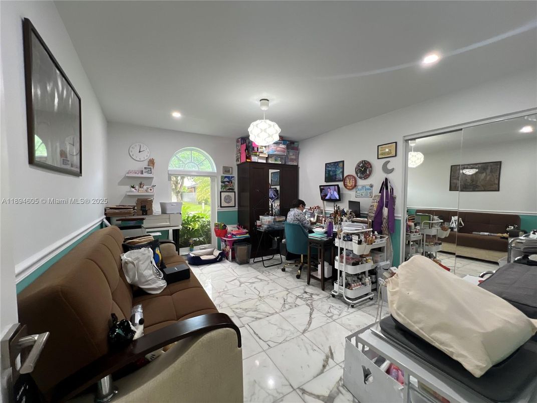 Chandelier, Interior, Living room, Marble, Recessed Lighting
