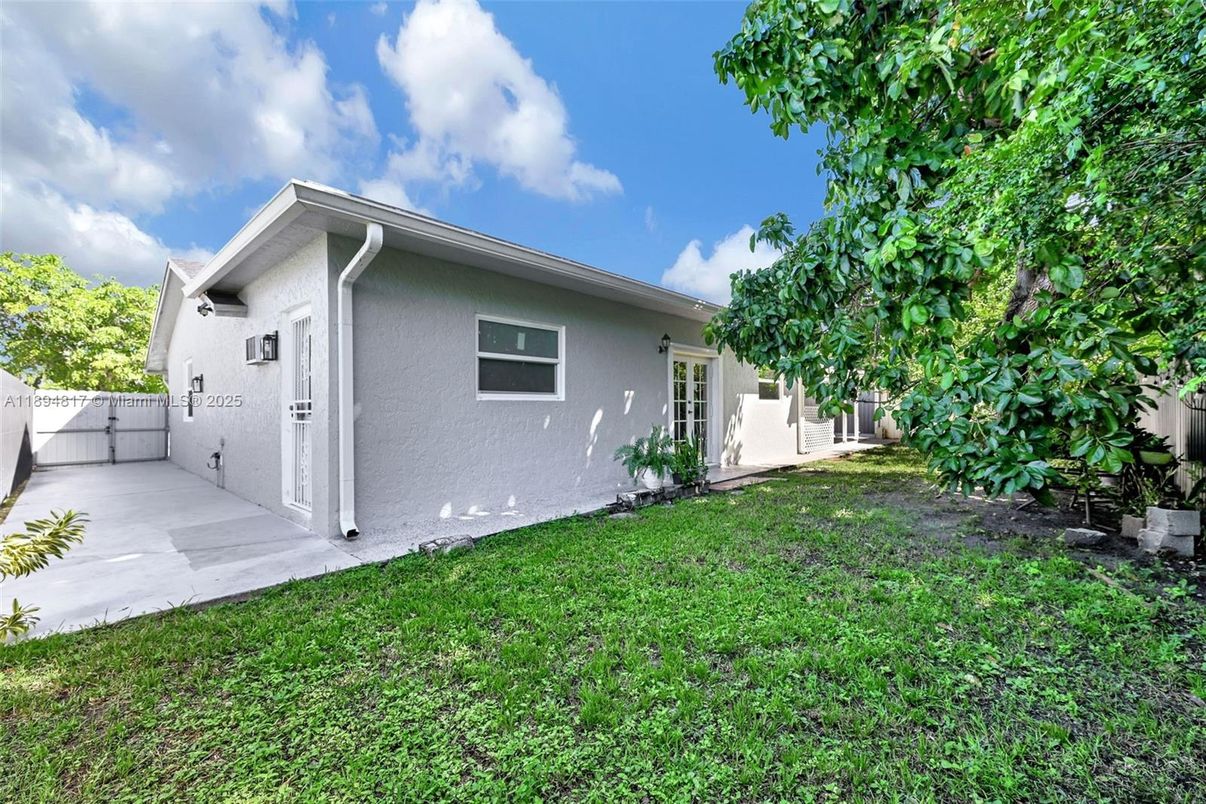 Backyard, Exterior