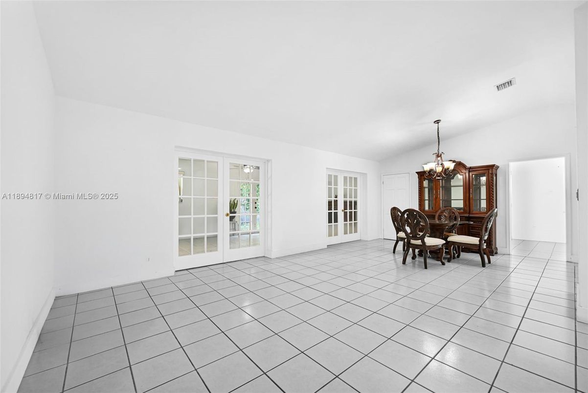 Chandelier, Dining room, Interior
