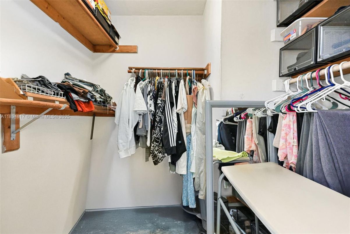 Interior, Walk-in Closets