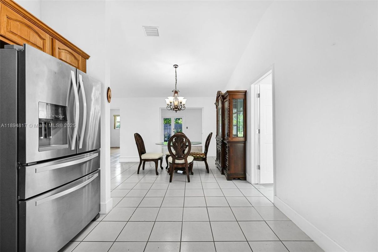 Chandelier, Dining room, Interior, Kitchen