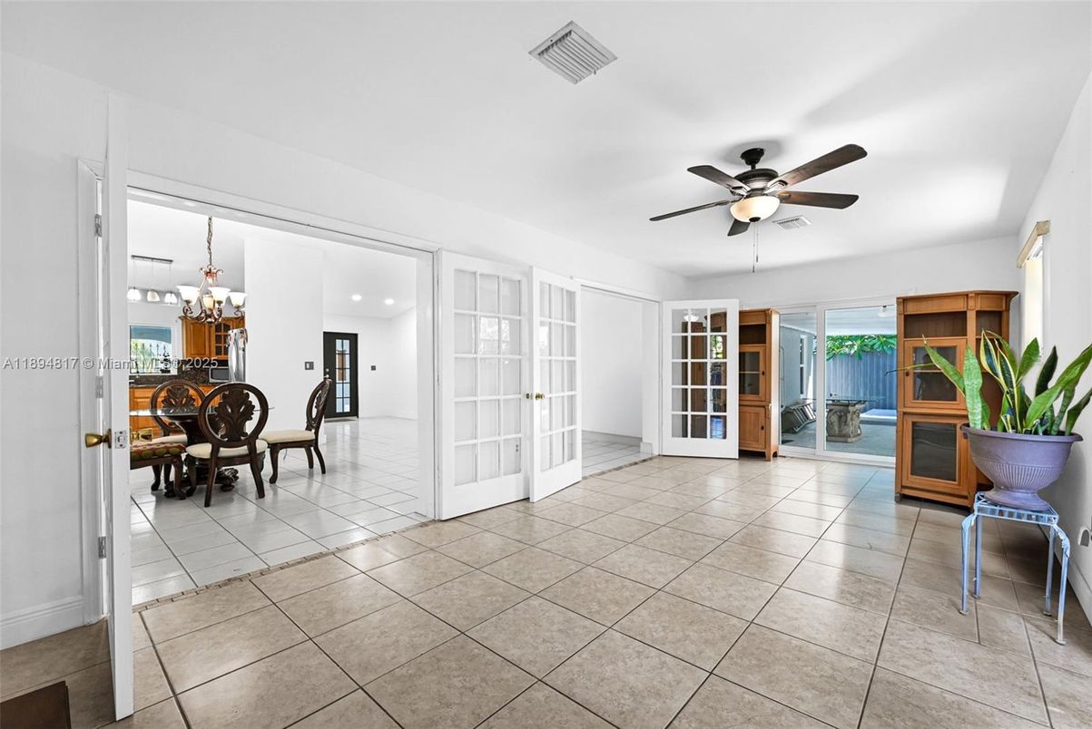 Chandelier, Dining room, Interior, Recessed Lighting