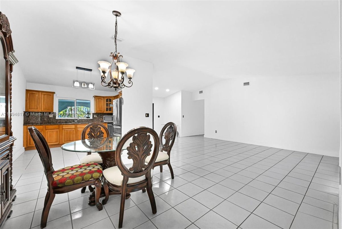 Chandelier, Dining room, Interior, Kitchen, Recessed Lighting