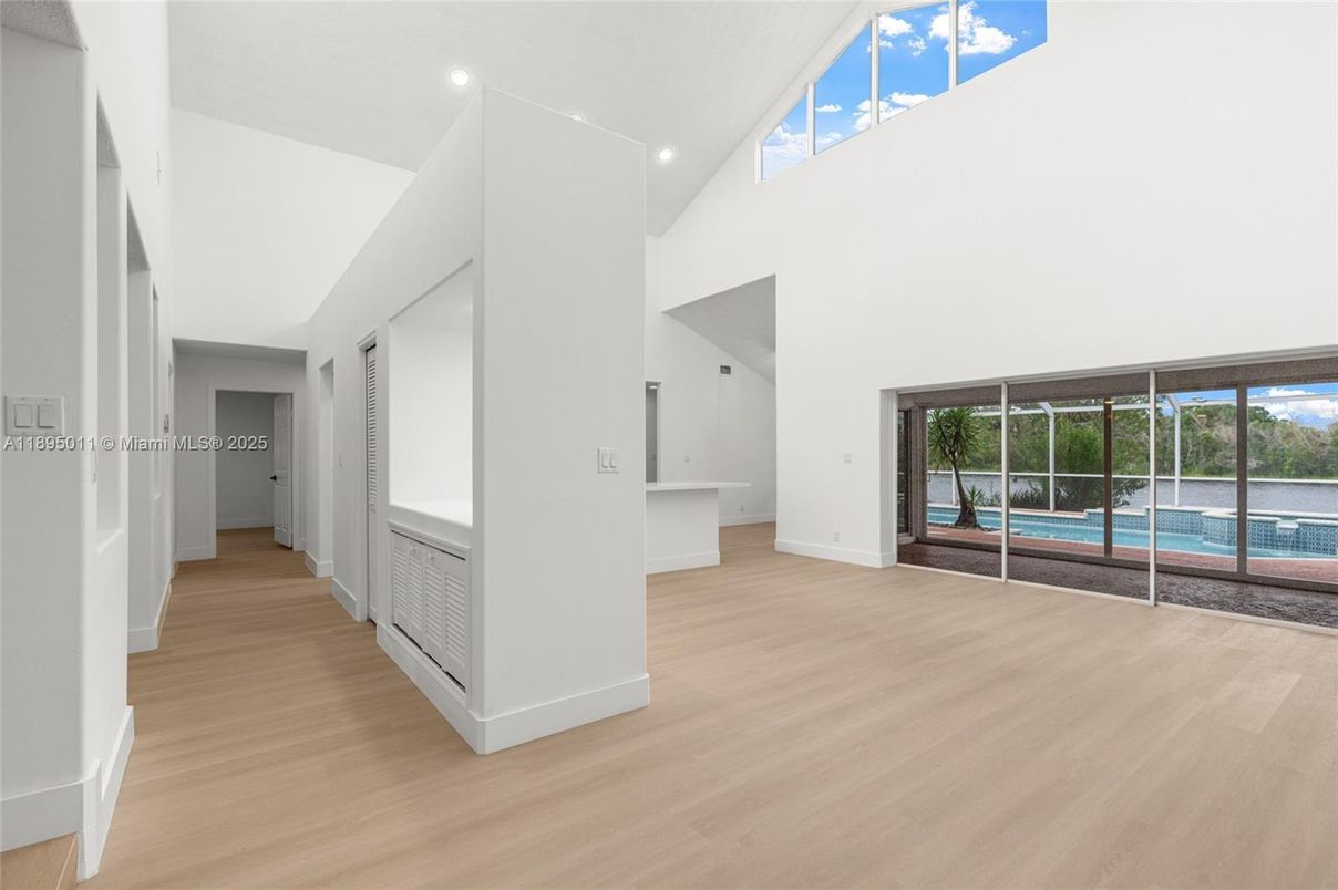 Interior, Recessed Lighting, Wood Texture Flooring