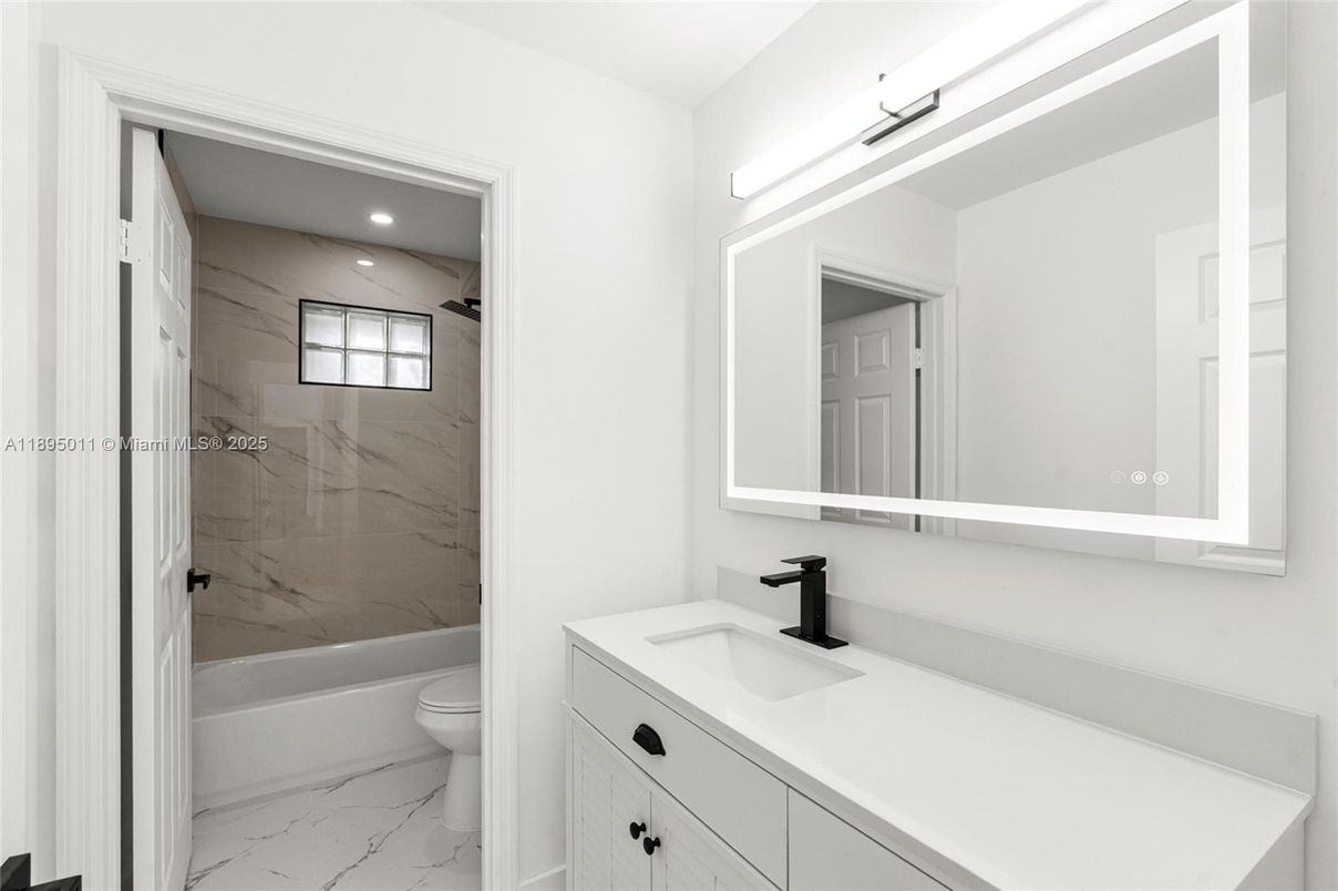 Bathroom, Interior, Marble, Marble Walls, Recessed Lighting