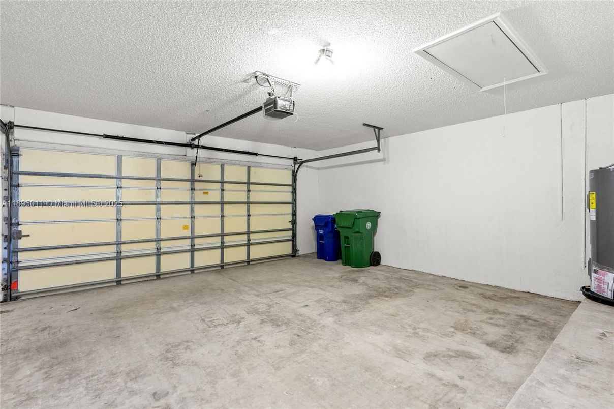 Garage, Interior