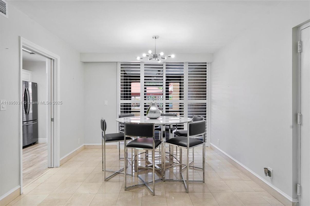 Dining room, Interior, Pendant Lights