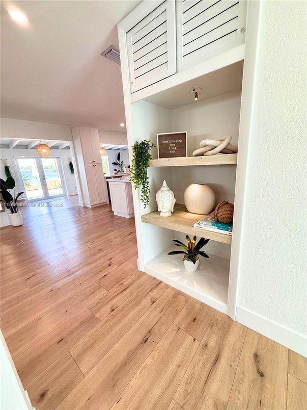 Interior, Recessed Lighting, Wood Texture Flooring