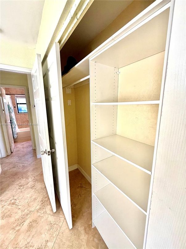 Interior, Walk-in Closets