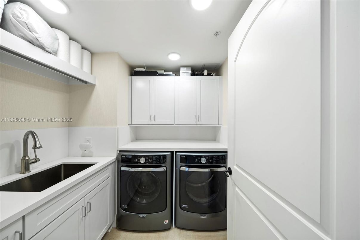 Interior, Recessed Lighting, Washer
