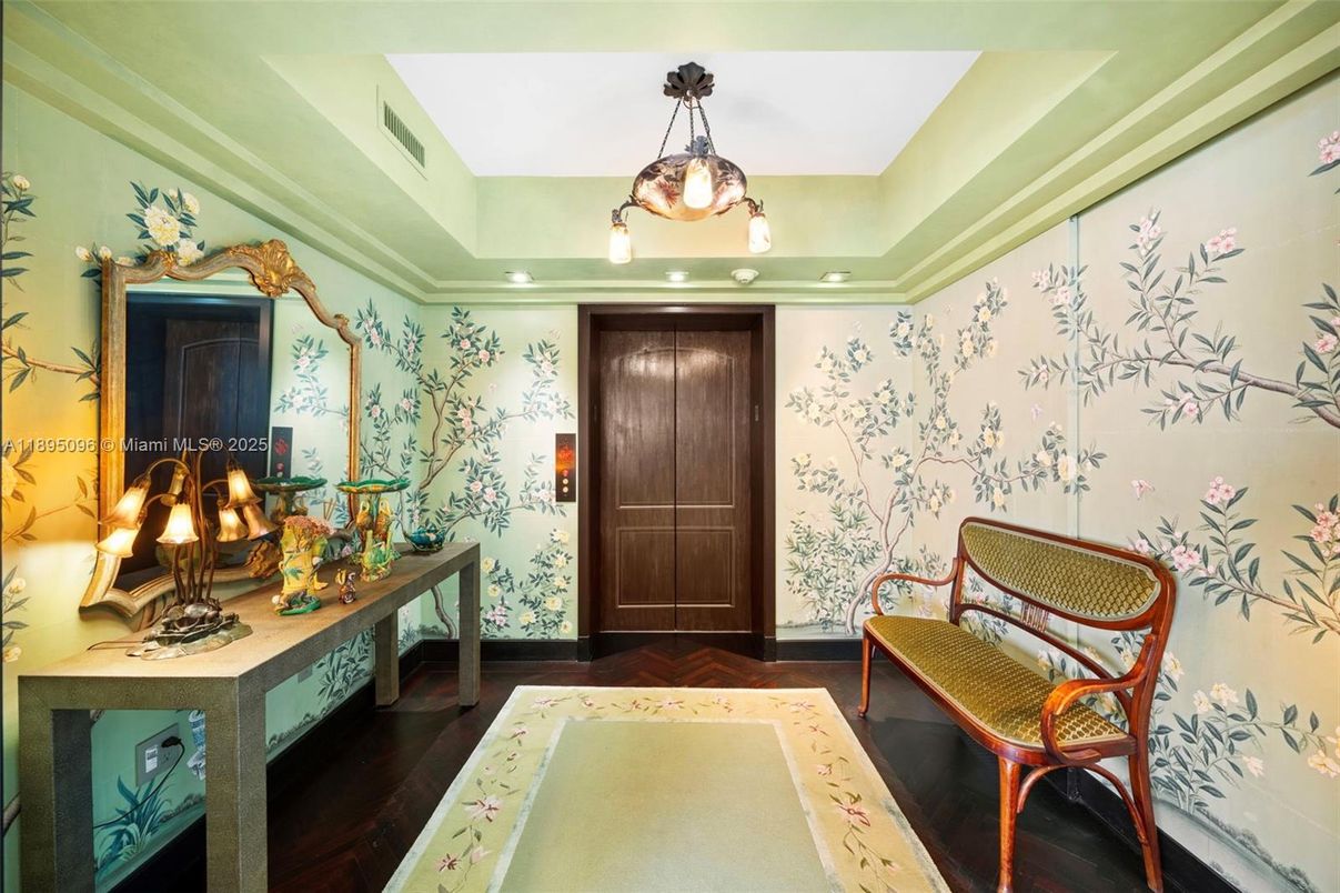 Interior, Pendant Lights, Recessed Lighting, Wood Texture Flooring