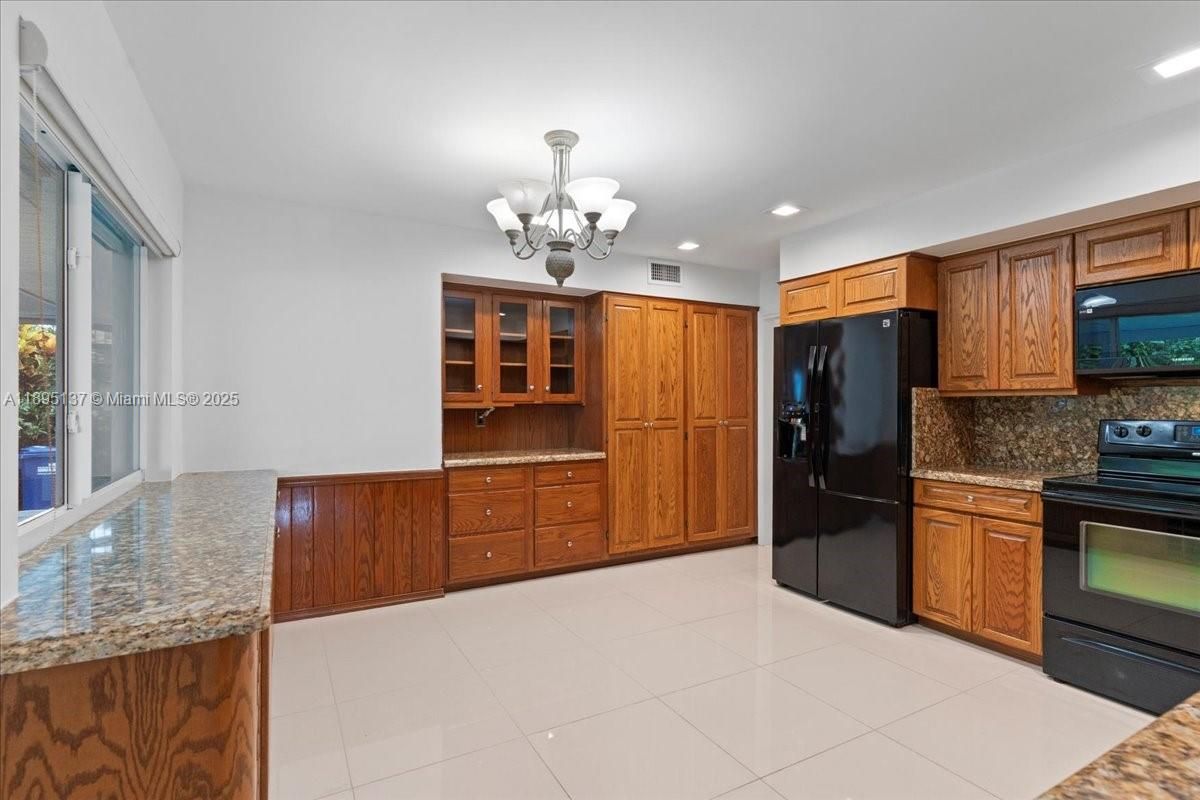 Chandelier, Interior, Kitchen, Recessed Lighting