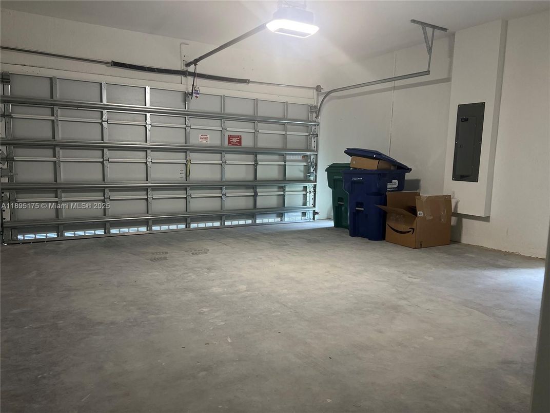 Garage, Interior