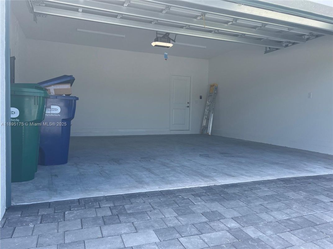 Garage, Interior