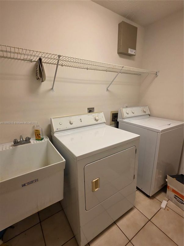 Interior, Utility Closets, Washer
