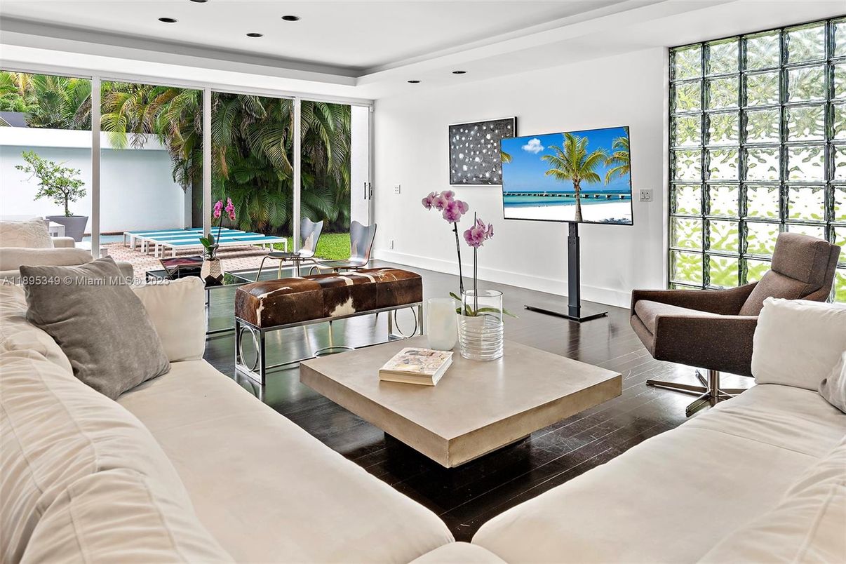Interior, Living room, Recessed Lighting