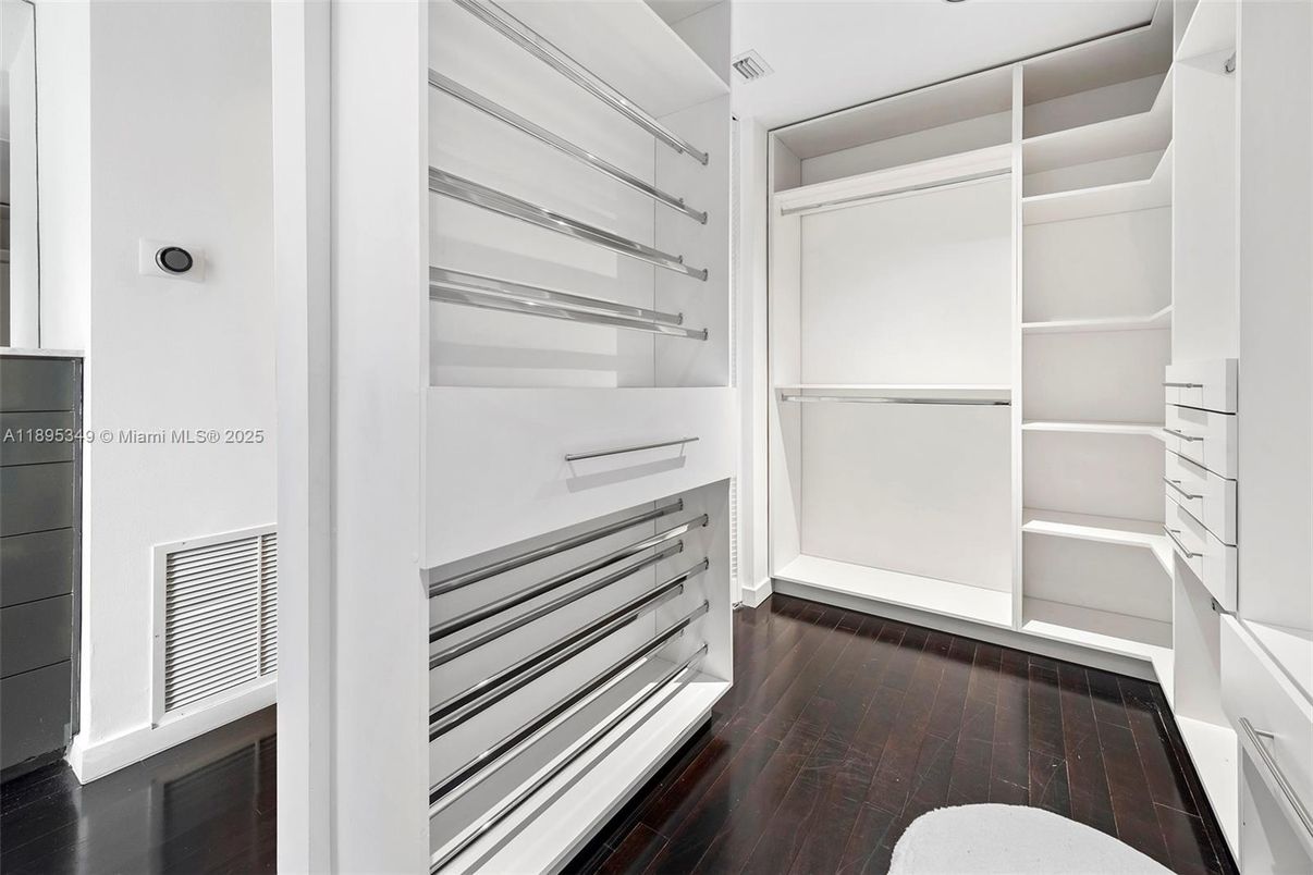 Interior, Walk-in Closets, Wood Texture Flooring
