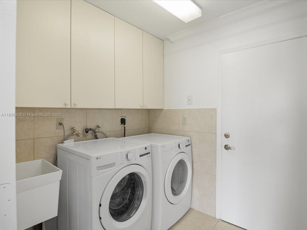 Interior, Washer