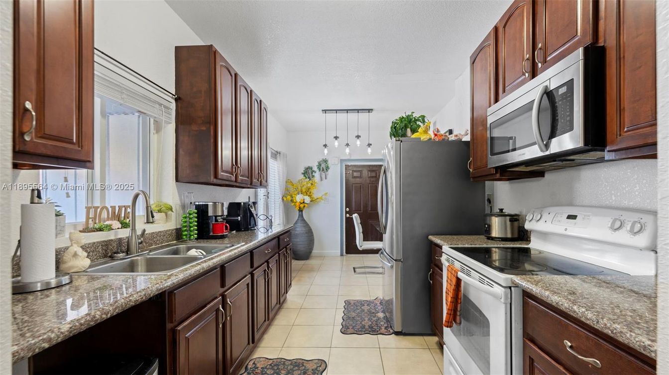Interior, Kitchen, Pendant Lights